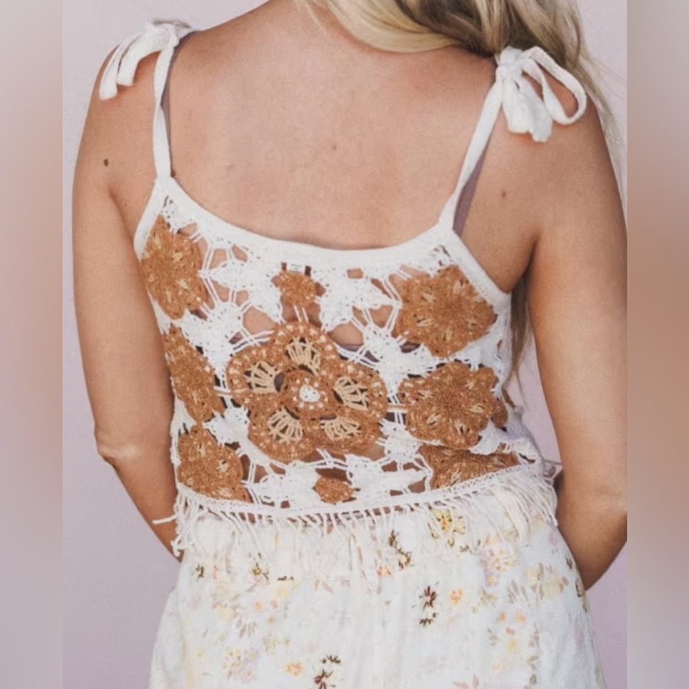 NWT POL Boho Granny Crochet Hippie Fringe Floral Crop Tank Top Cropped Cami - Picture 8 of 10